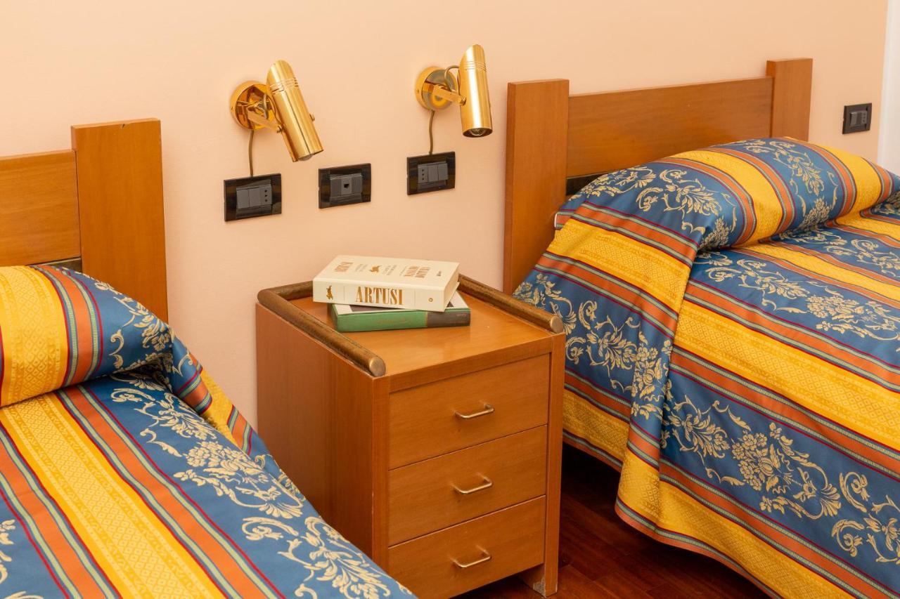 Albergo Sacro Monte Варезе Екстериор снимка