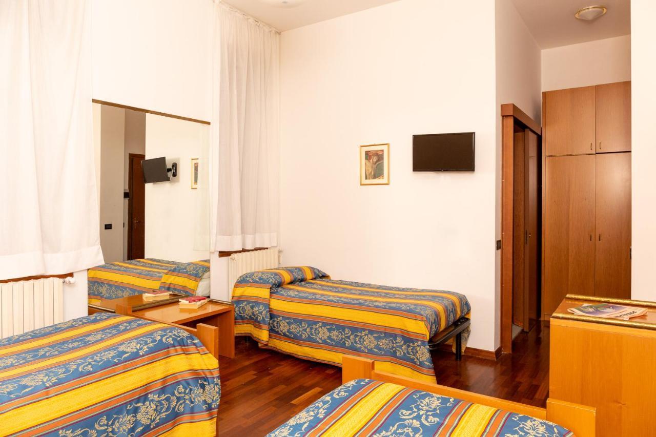 Albergo Sacro Monte Варезе Екстериор снимка