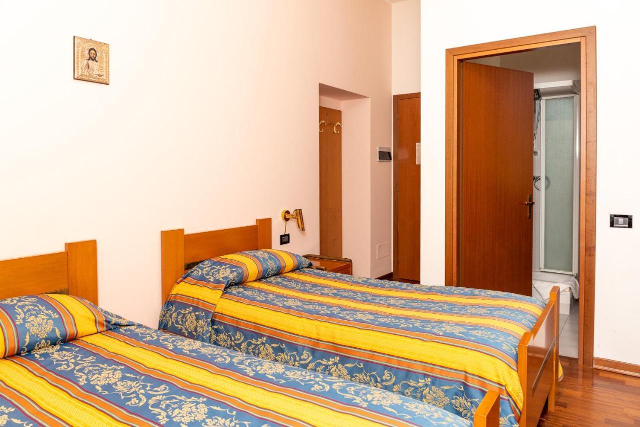 Albergo Sacro Monte Варезе Екстериор снимка