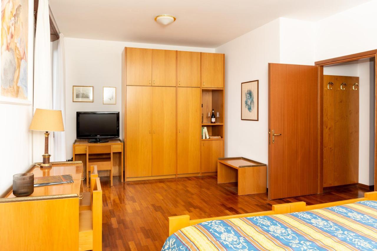 Albergo Sacro Monte Варезе Екстериор снимка