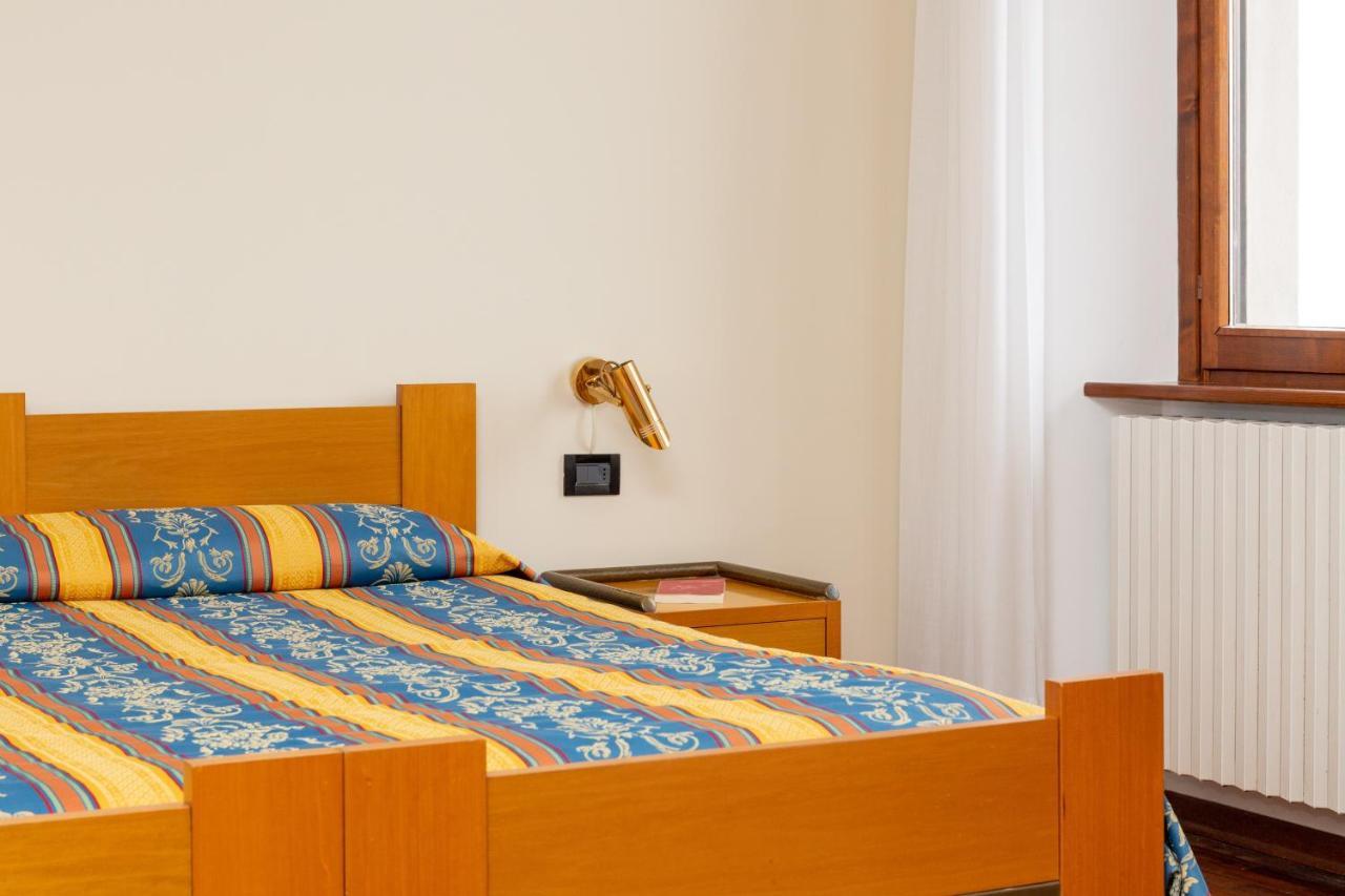 Albergo Sacro Monte Варезе Екстериор снимка